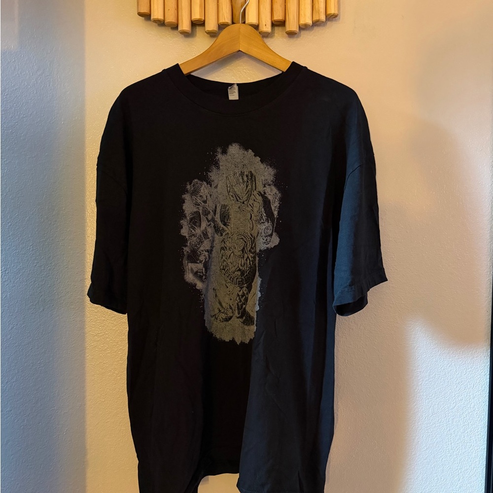 Source Unknown Black and Gray Graphic Tee